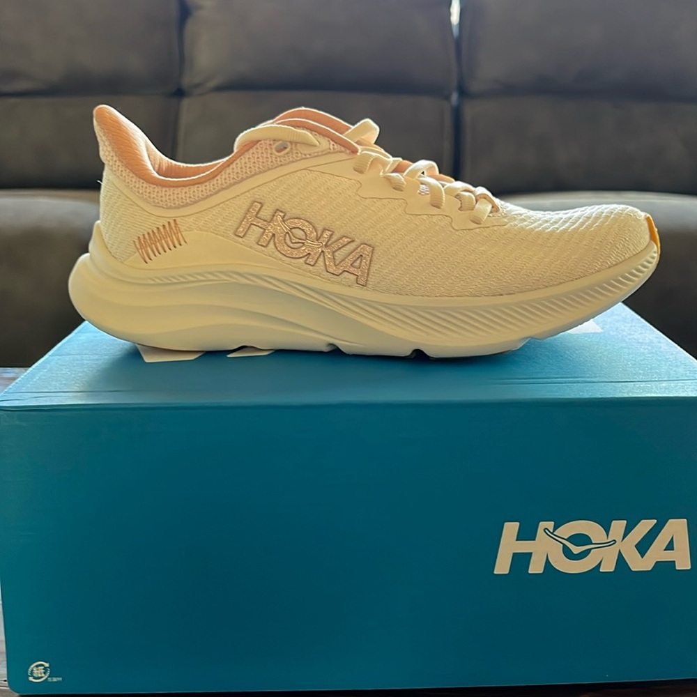 Women’s Hoka Solimar size 6